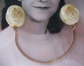 By The Sea - Fabulous Vintage Lucite Seashell And Gold Glitter Sweater Guard Clip