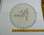 Beautiful Embroidered Blue Birds Vintage Doiley (149E) - GrammysShop