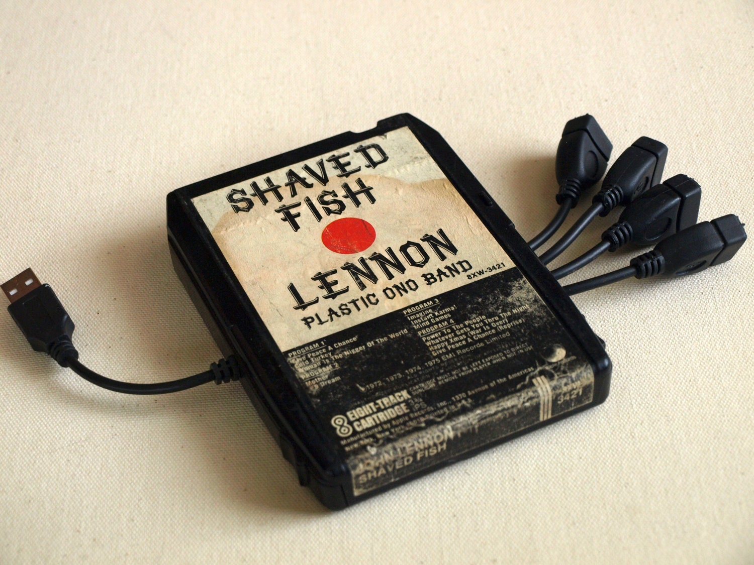 John Lennon  8-Track USB Hub