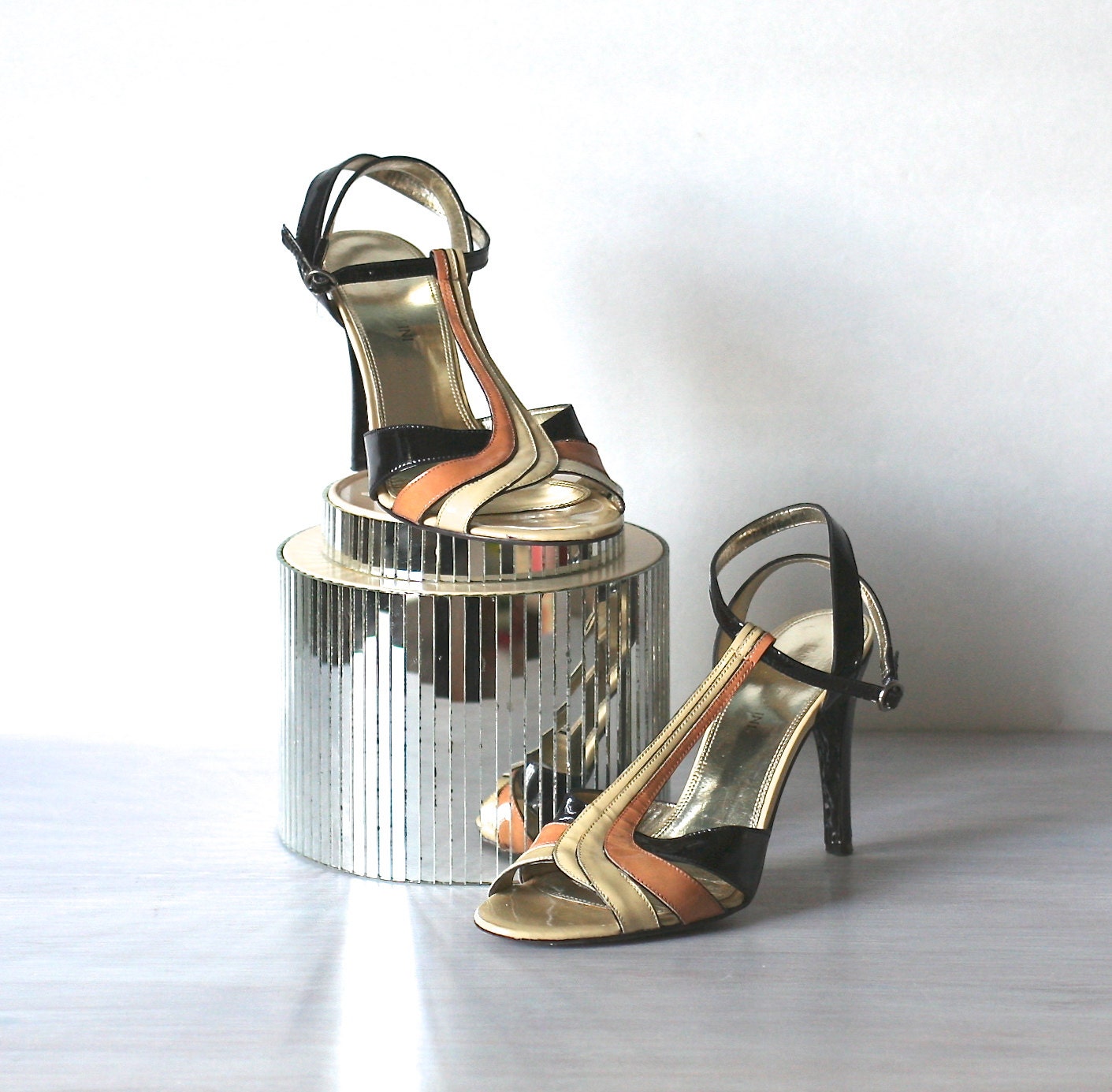 Enzo Angiolini Tri Tone Patent Leather T Strap Sandals Color Block Size 7