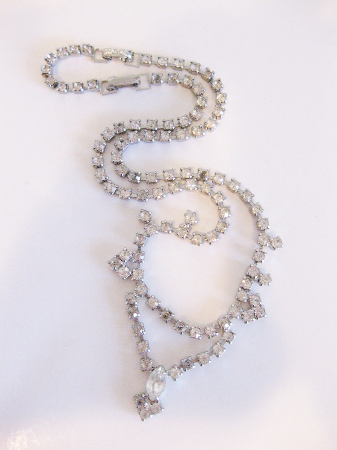 Pretty Vintage Clear Rhinestone Necklace