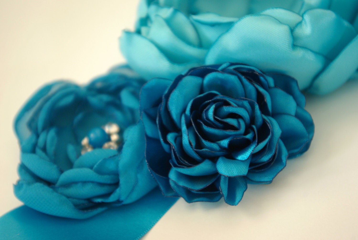 Turquoise Blue Flower Wedding Belt, embroidered with Rhinestones, Peacock Wedding Sash, Bridal Sashes and Belts