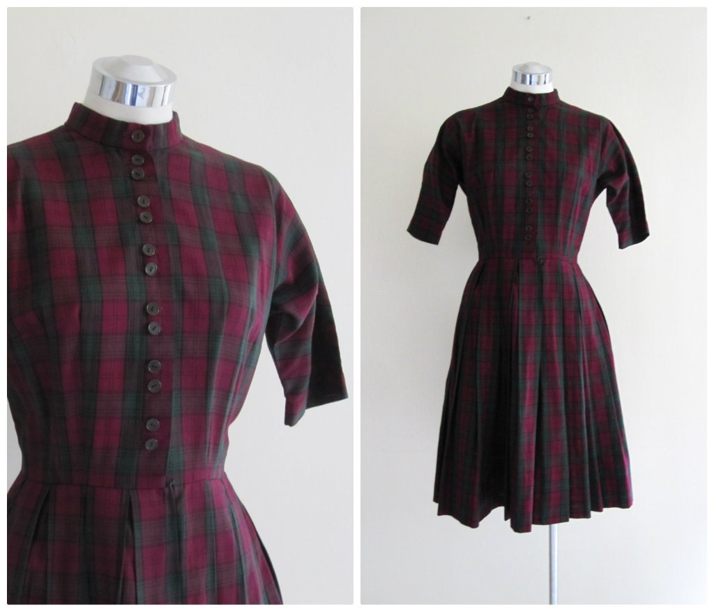 SALE Vintage 1950's Plaid Dress // Shirtwaist Green and Maroon // xs - s