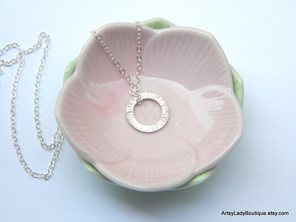 Minimalist circle pendant necklace - sterling silver