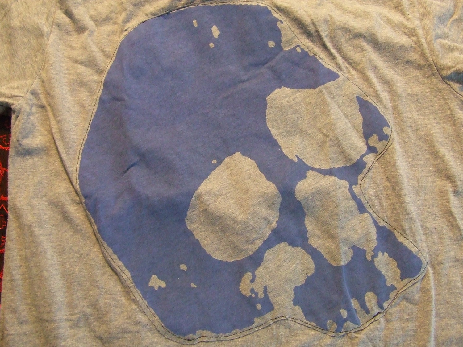 Adult Medium Skull Ringer T-Shirt