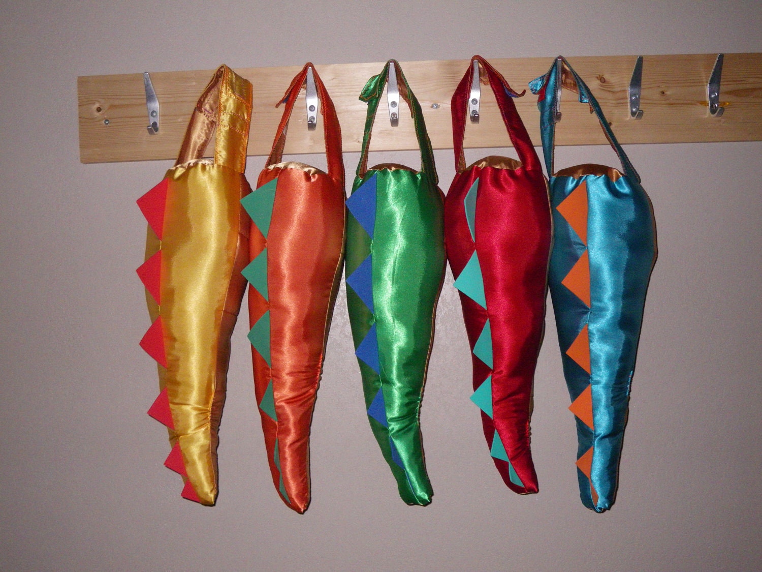 5 Dino Tails