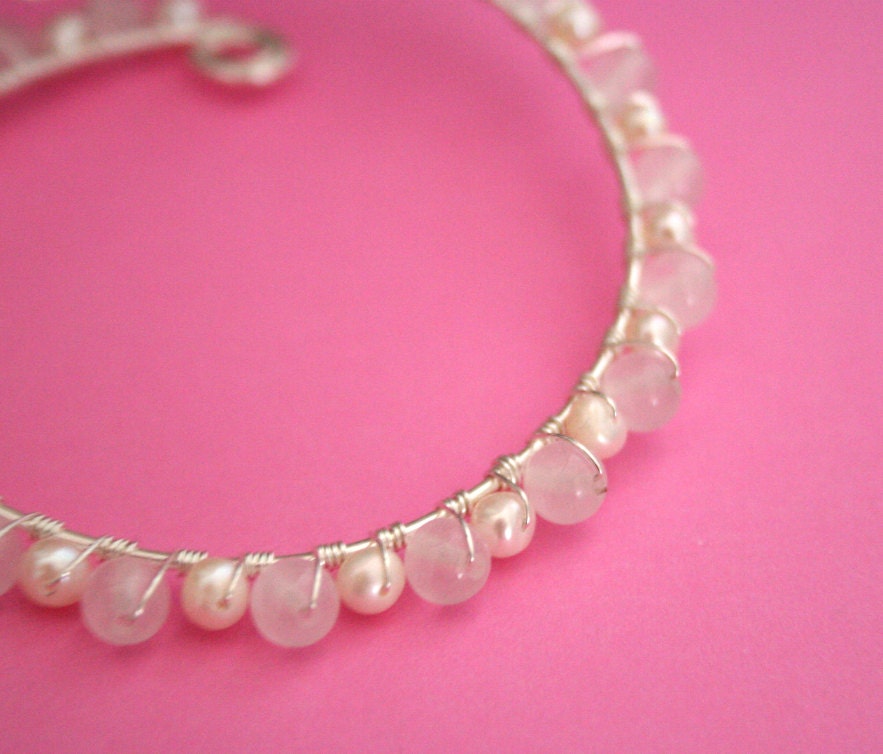 Mermaid Bracelet in white wire wrapped Pulsera Sirena en blanco bridal