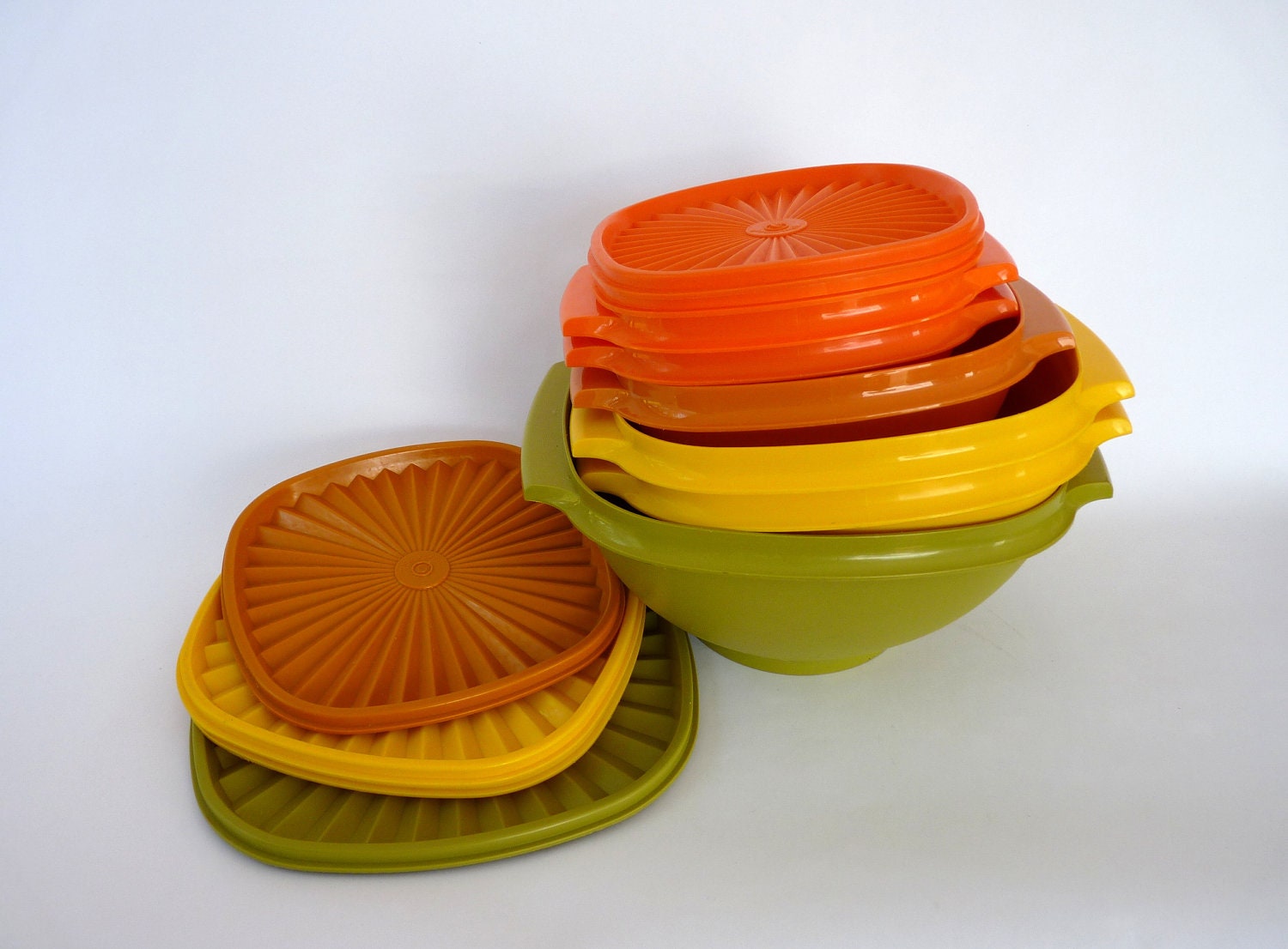 Vintage Set of  6 Tupperware Servalier Containers