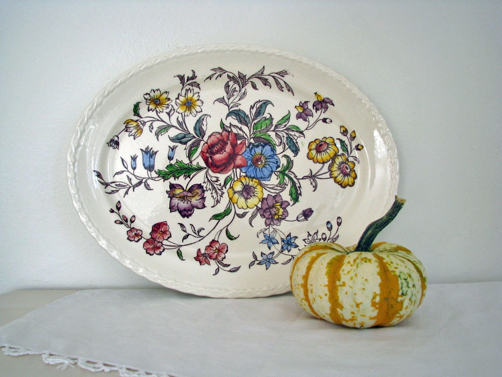 Vernon Kilns may flower platter, vernonware, 1940's mayflower pattern, california pottery, floral bouquet pattern