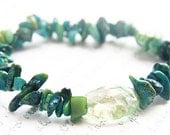 Green Azurite Chrysocolla Stone Bracelet. Stackable Bracelet. RAW Stone Bracelet. Large Hammered Art Glass Bead. Green to Turquoise Blue
