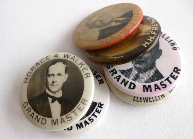 SALE 6pc Vintage Odd Fellows Buttons