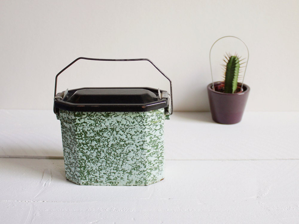 Vintage enamel lunch box, A French green granite lunch box