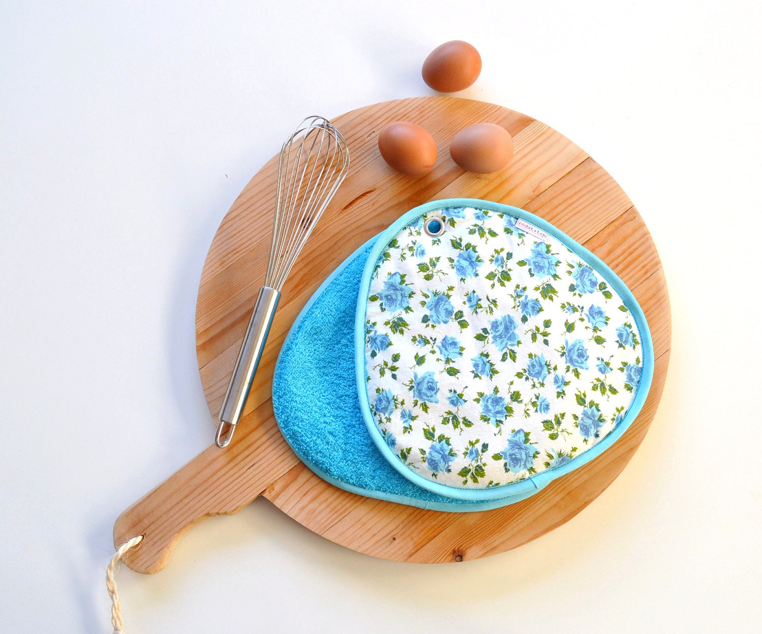floral aqua blue pair of potholders - kitchen wears print pot holder - cottage home - kitschy kitchen - floral potholders