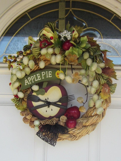 Warm Country Harvest OOAK Baked Apple Pie  Rustic Country Wreath