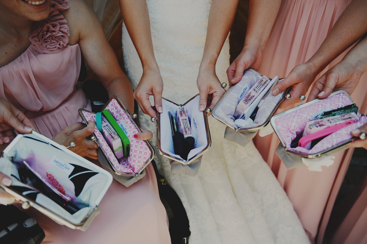 custom : bridesmaid gifts, personalized clutches, choose your fabrics