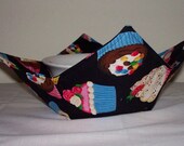 Micro-bowl hot pad - Cupcakes-   soup bowl cozy /potholder for the microwave