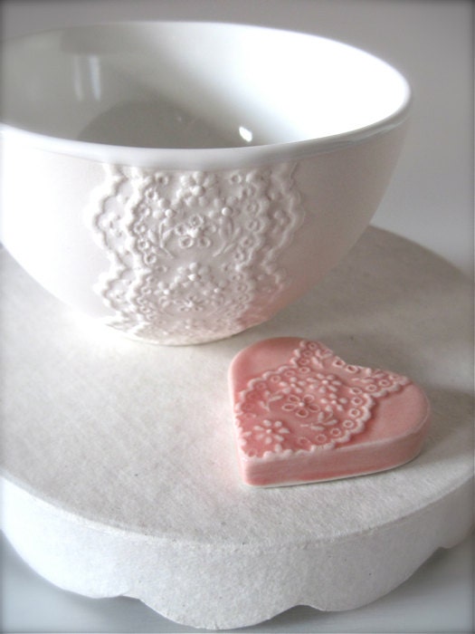 White Porcelain Lace Bowl with Pink Heart Lace Cutlery Rest Set -Hideminy Lace Series