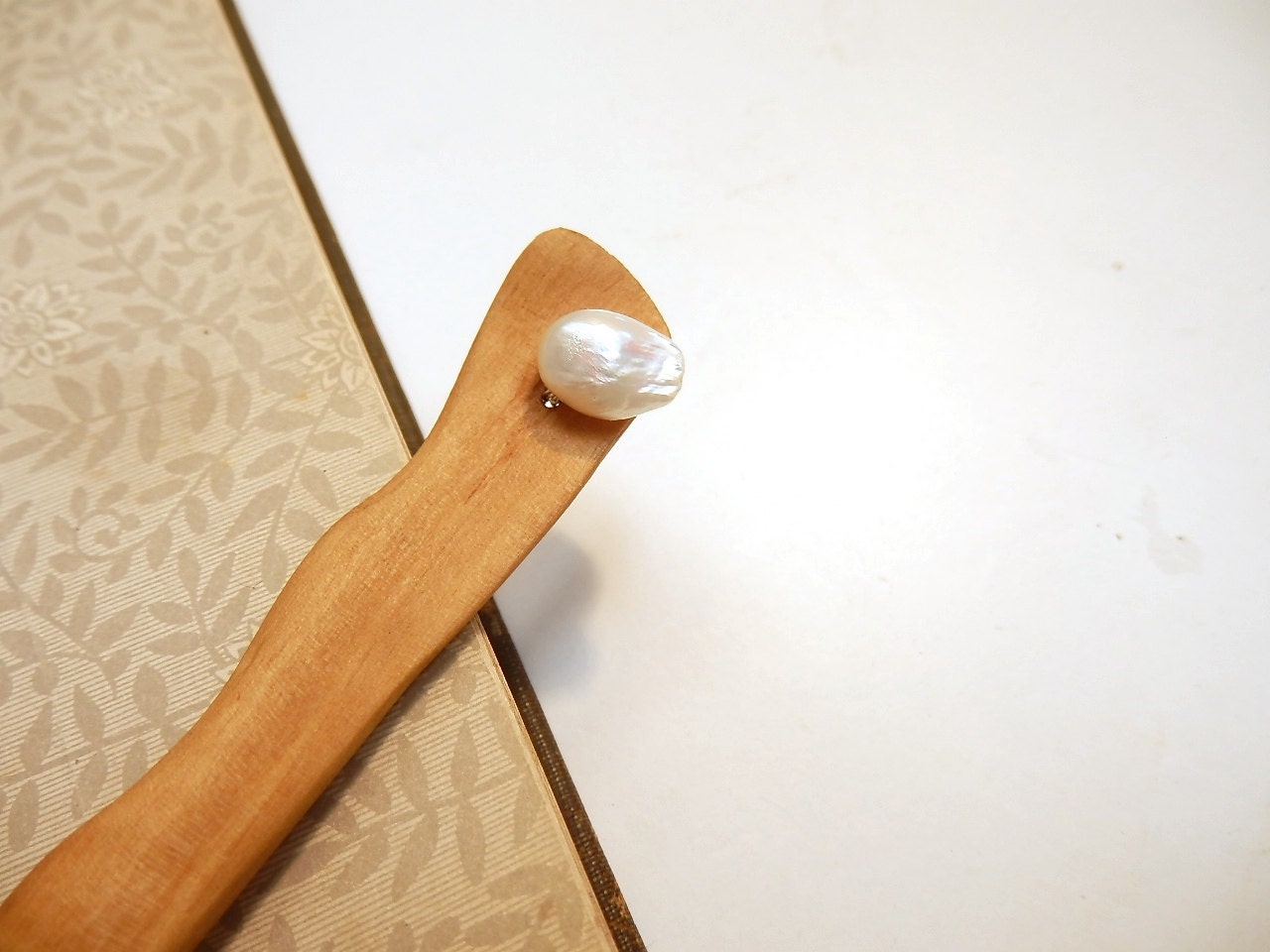 Hair Stick Hand Carved Olive Wood White Pearl ooak Tagt Team 123 cc loh ostat socal etsy guild tenx tt cccoe sos steam team madcap lb