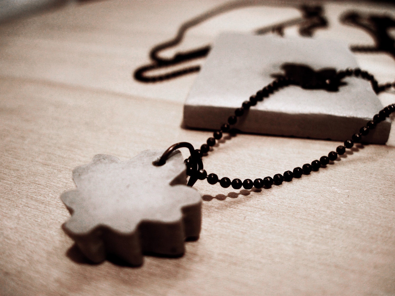 Falling Leaf - Necklace