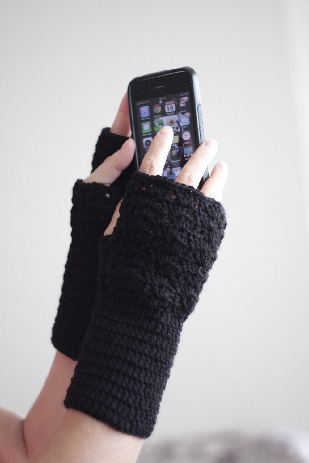 Black Women gloves - Fingerless, crocheted mittens