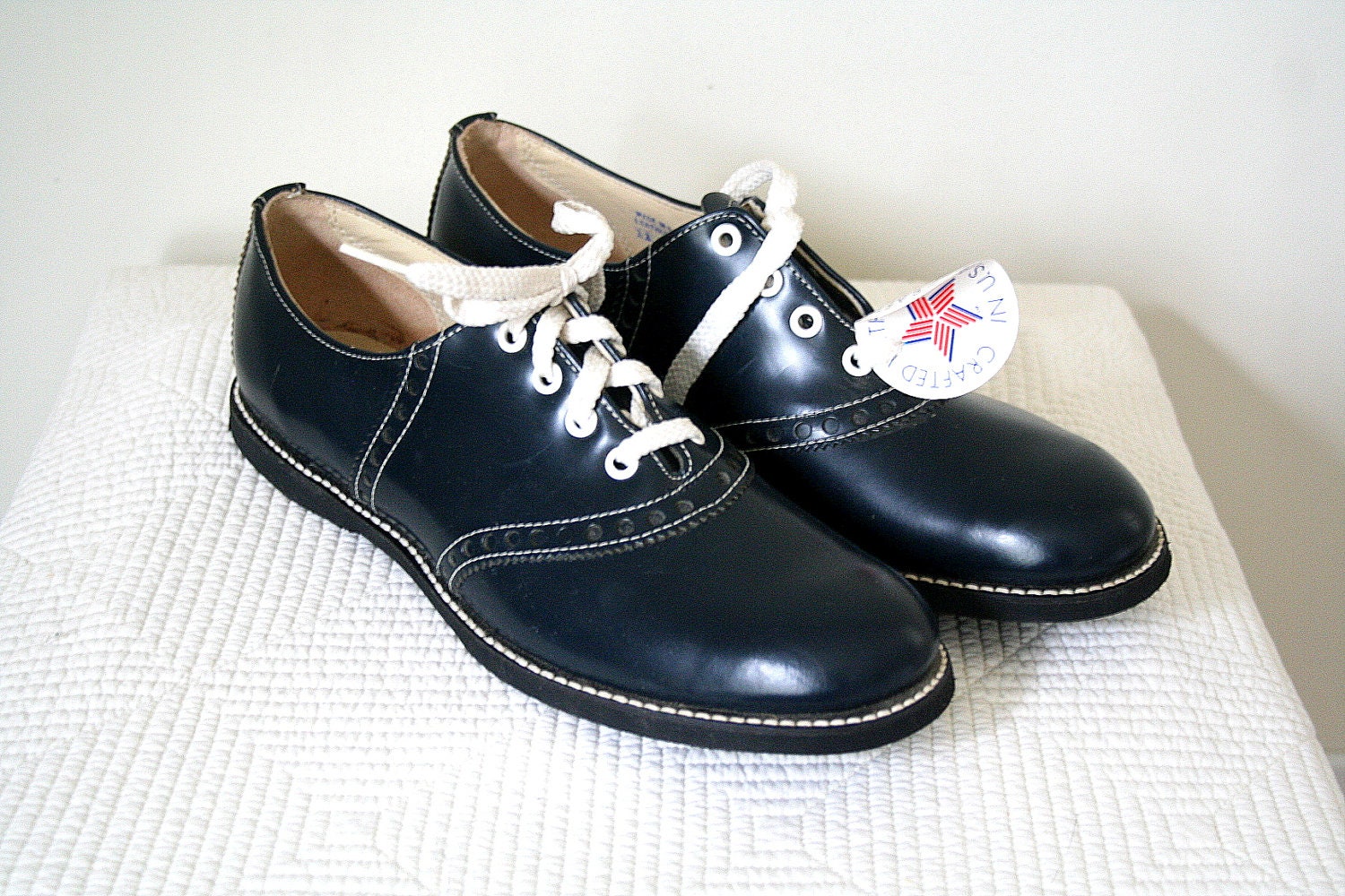 vintage mens saddle shoes NAVY BLUE leather 1950's by AgeofMint