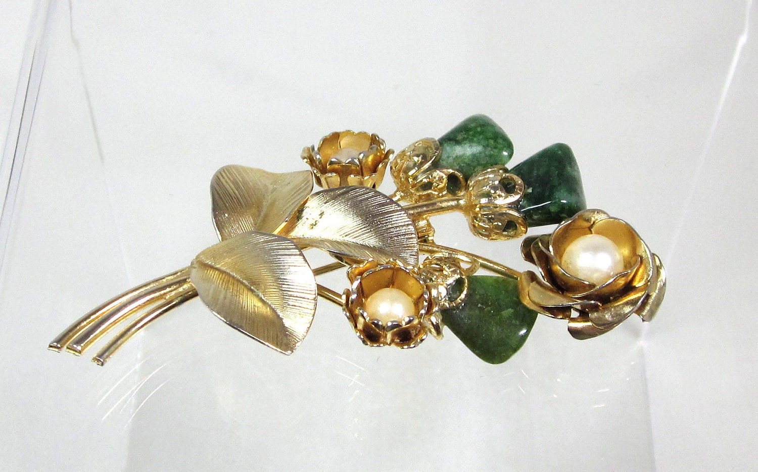 BIG SALE Vintage Jade and Pearl Flower Boquete Brooch Pin , Gold Plated Filigree