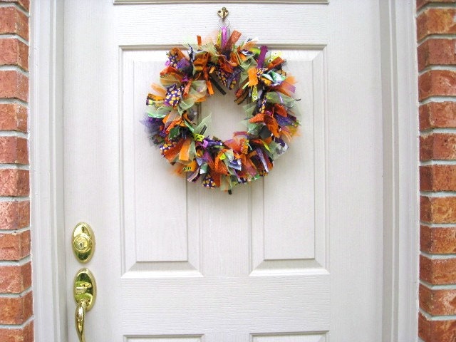 Halloween Wreath, Fall Wreath, Halloween Decoration, Fabric Wreath and Ribbon Wreath for Halloween
