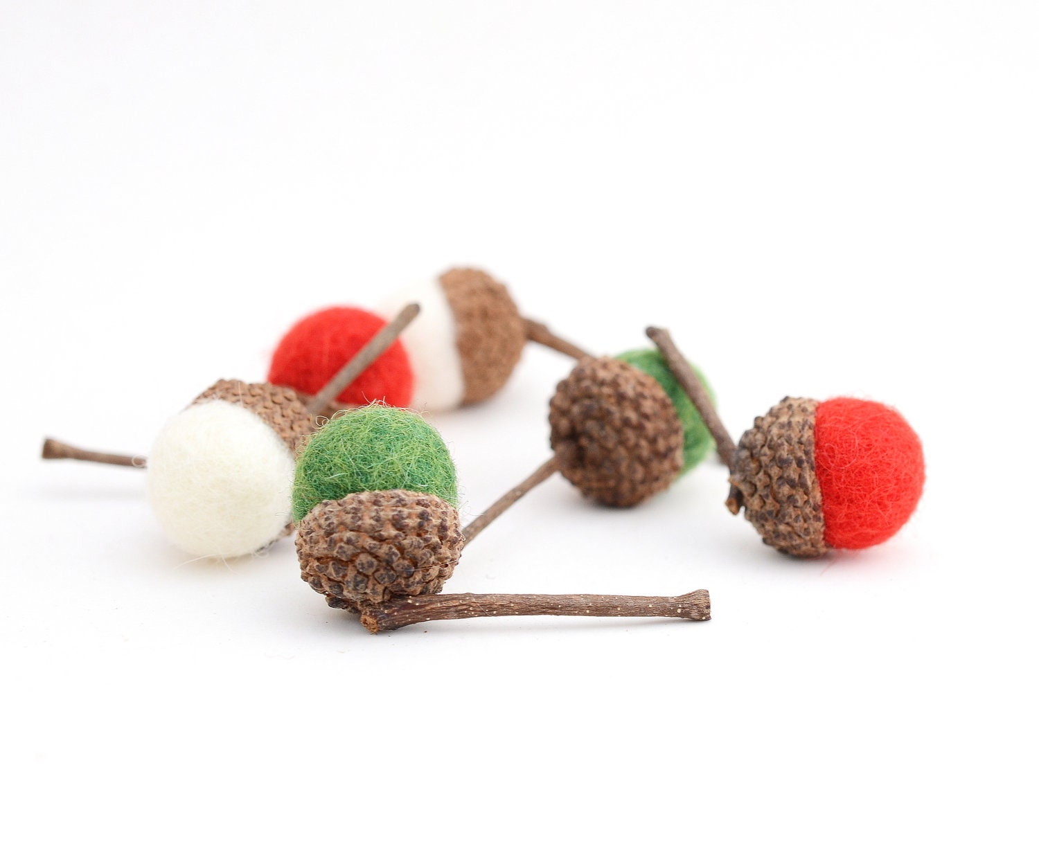 Felted Acorns, green red white christmas autumn christmas holiday nature woodland decor ecofriendly