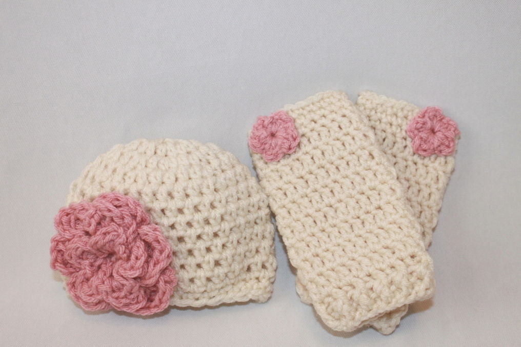 Baby Photography Prop - Hat and Leg Warmer Set - Newborn Photo Prop -  Baby Girls Crochet Legwarmers Infant - Cream Rose