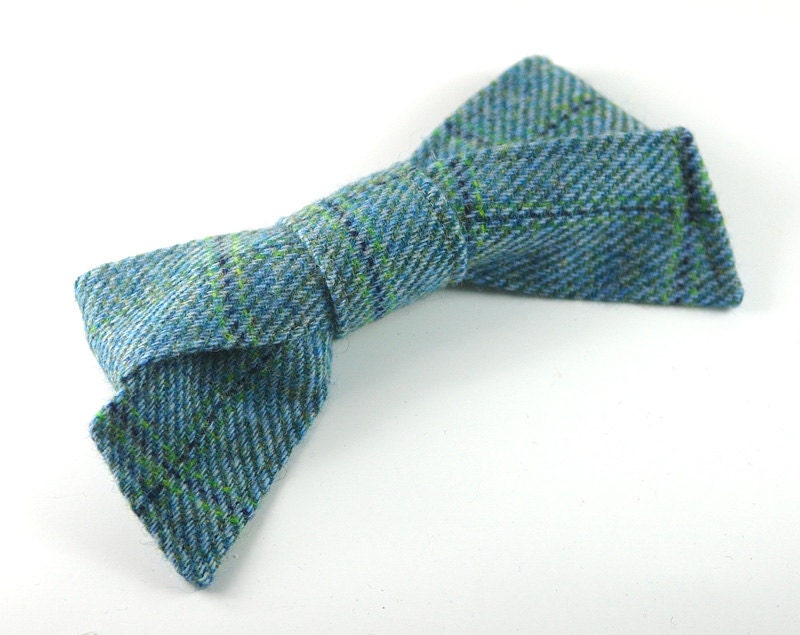 Tweed Bow Brooch Pin in Plaid Wool. Handwoven in Ireland. For Handbags or Clothing. Tartan Wool Bow Pin. Aqua Blue Green Navy
