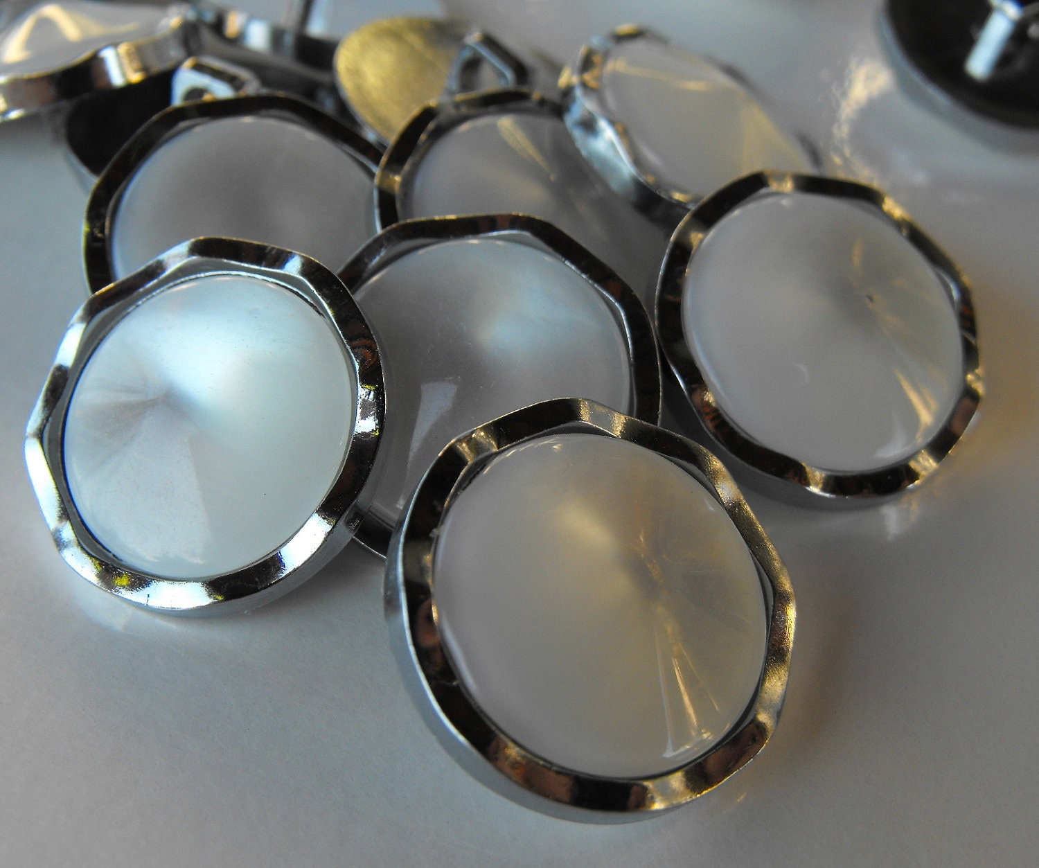 20 Silver with White Point Round Shanked Buttons