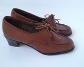 LEATHER US 8.5,  UK 6, Vintage 1960s Wide Fit  Women's Shoes