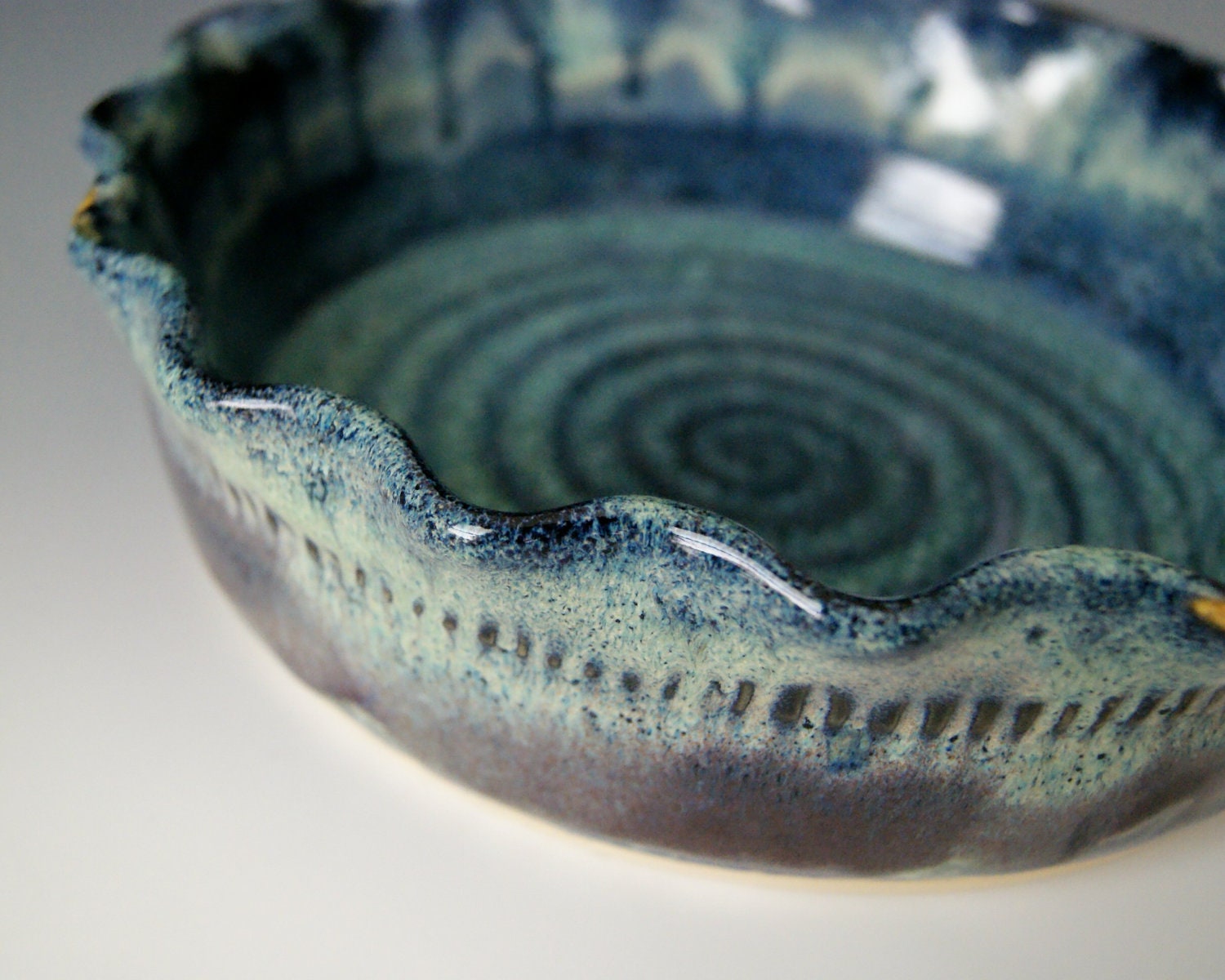 Deep Dish Pie Plate / Handmade Pottery / Lavender Blue Cream