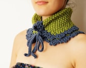 Scarf // Elegant and warm green and blue neck warmer