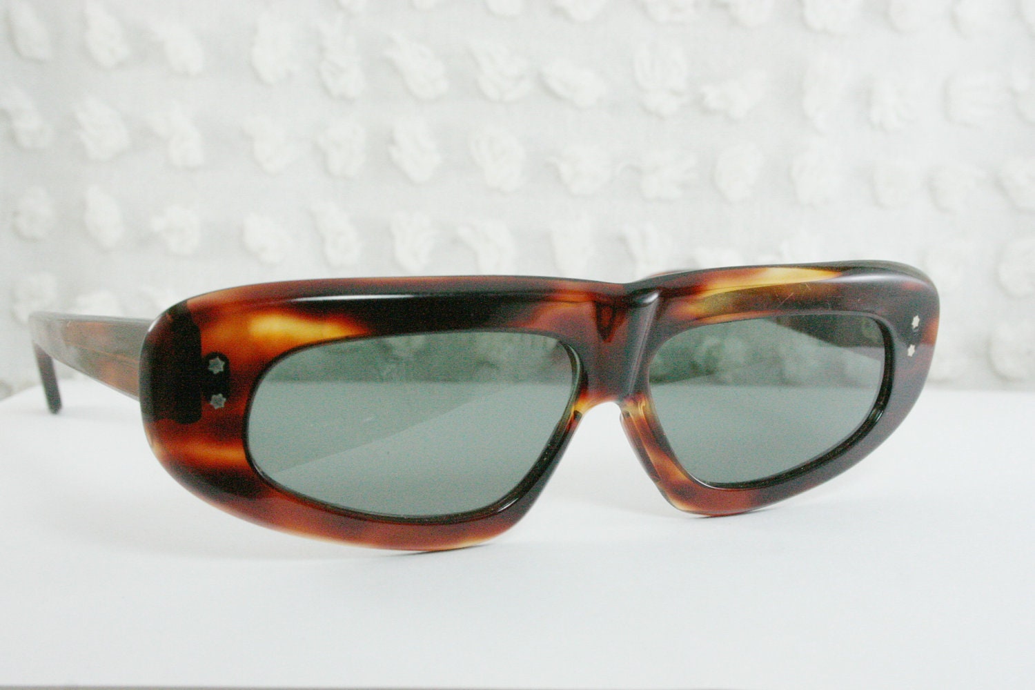 60s Sunglasses Tortoise 1960s Mod Sunglasses Brown Horn Rim Sleek Non Rx Gray Glass Lens NOS Unisex
