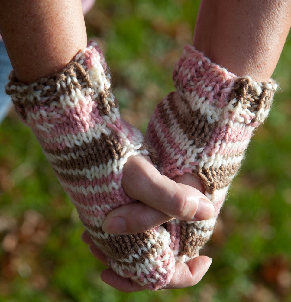 Pink/Cream/Brown Woman's Finger-less Gloves