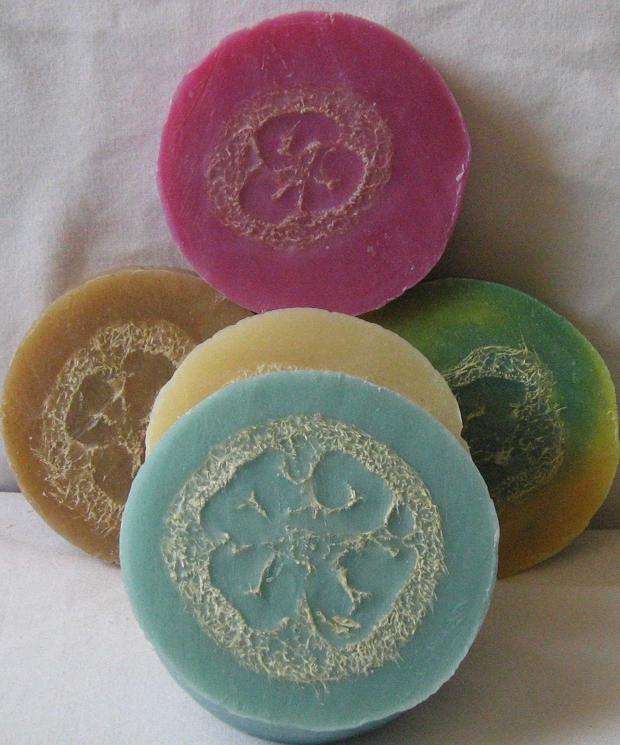 Loofah Soap l Gift Soap l Exfoliating Soap l Moisturizing Soap l Handcrafted Soap