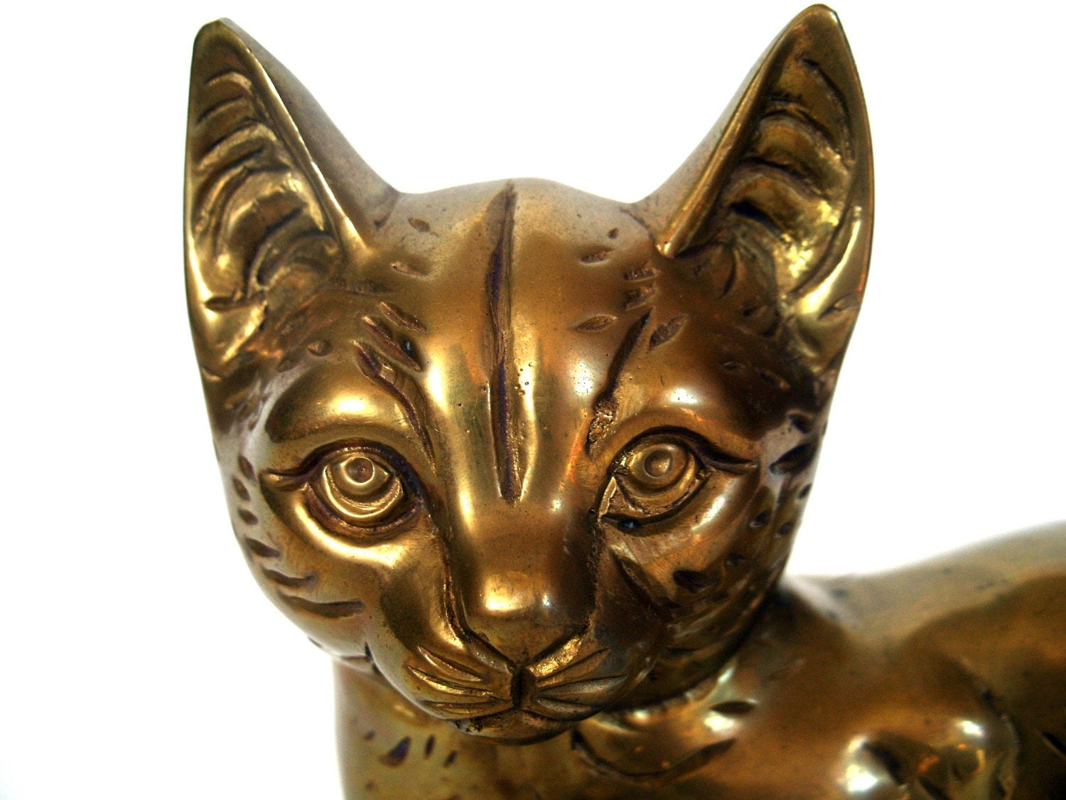 metal cat figurine