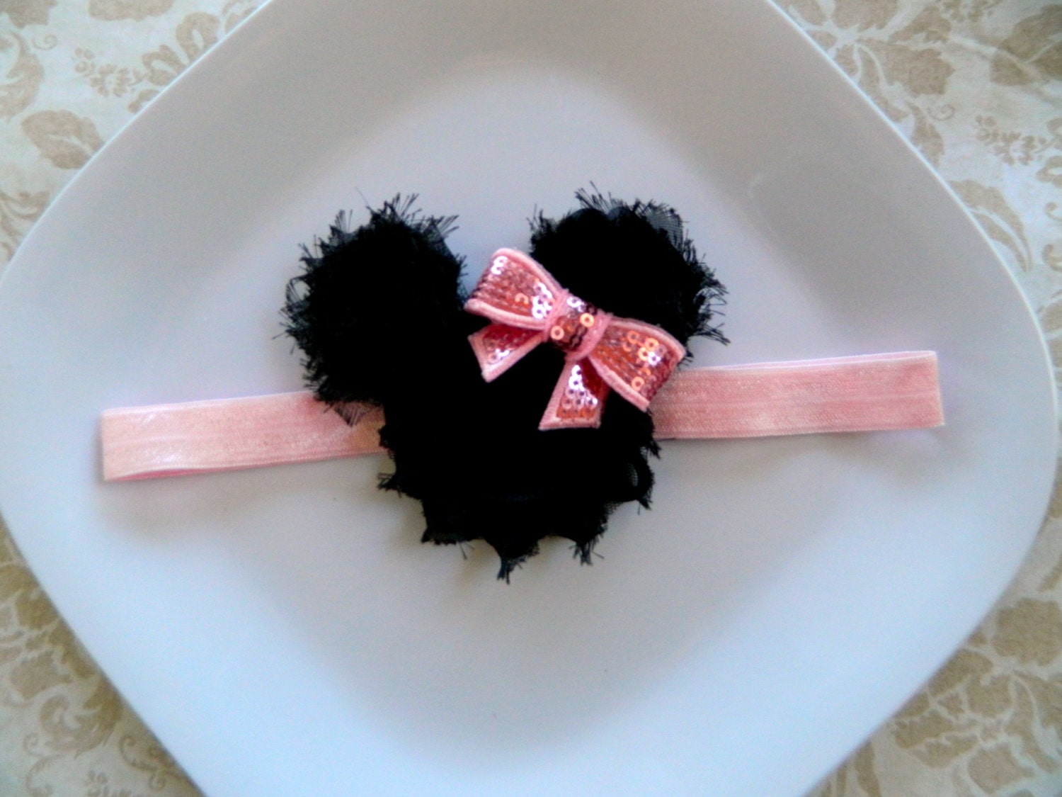Minnie Mouse Headband or clip- you choose color- red, light pink, hot pink, babies, toddlers, girls, Disney World, Disneyland, Disney Cruise