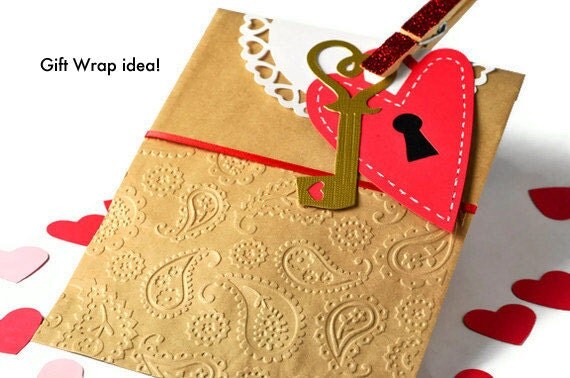 12 paisley embossed kraft paper bags . 5 by 7.25 inches . natural . candy bag . gift bag . brown . merchandise bag . favor . gift wrap