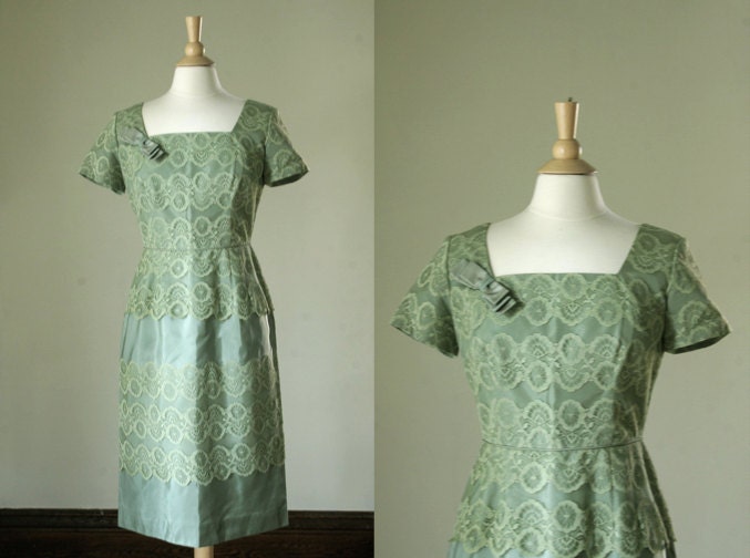 vintage 60s green lace wiggle dress// size medium