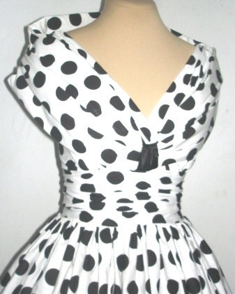 An adorable item In 100% cotton 50s cocktail dress custom any size welcome