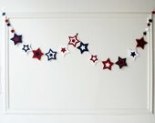 DIY Red White and Blue Paper Star Garland for the 4th of July