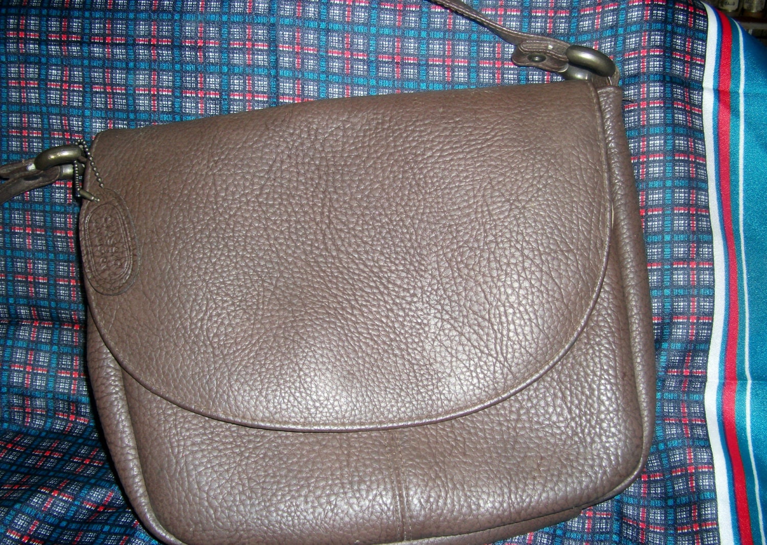 Vintage Ladies Shoulder Bag Purse Inside and Outside Zip Pocket Only 6 USD