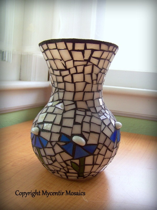 Periwinkle Vase (Stained Glass)