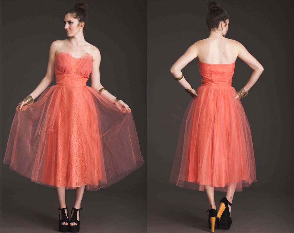 Lovely Vintage 50s Lace Sheer dress//Tulle//Origami//3 D//Strapless//