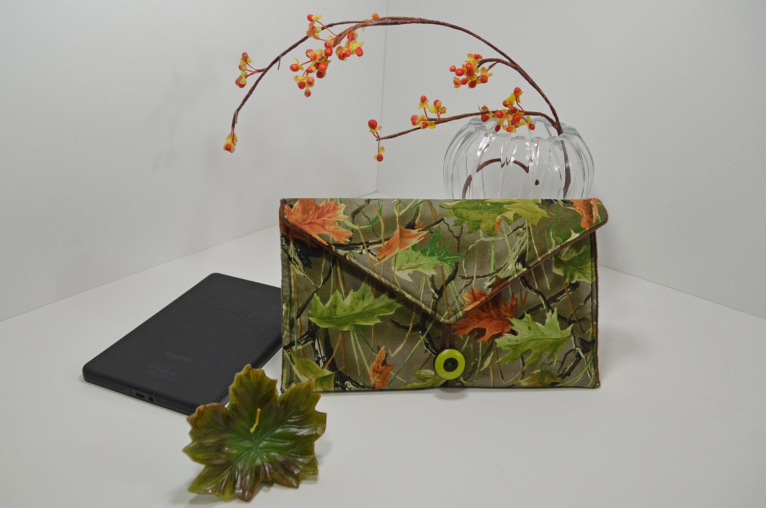 Handmade E-Reader Cover on Etsy, Nook Case, Padded Kindle Cover, iPad mini Cover, Velour Lining, Green Button and Loop Closure