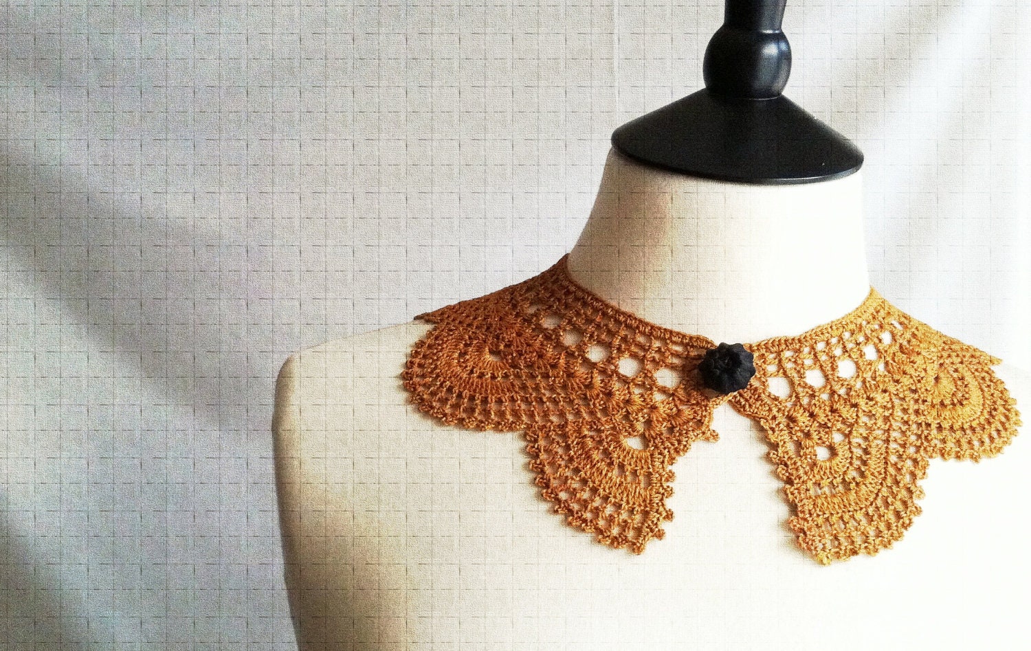 FREE SHIPPING / Light Brown, Caramel, Crochet Collar with Vintage Button