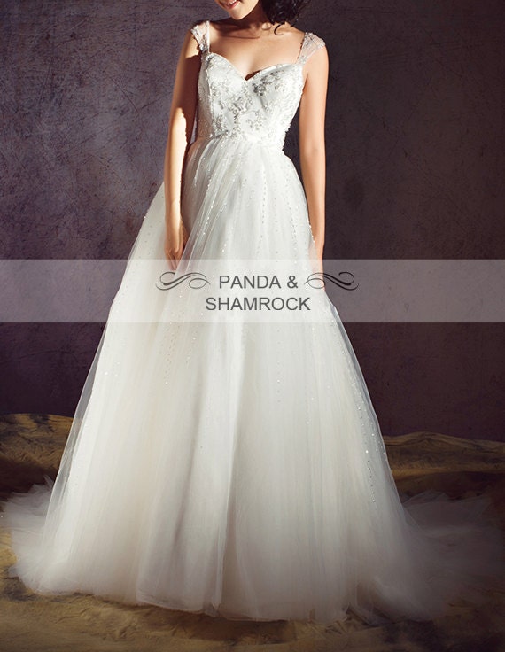 chiara/wedding gown/bridal dress/bride/custom made/plus size/Aline shape/vintage style/train