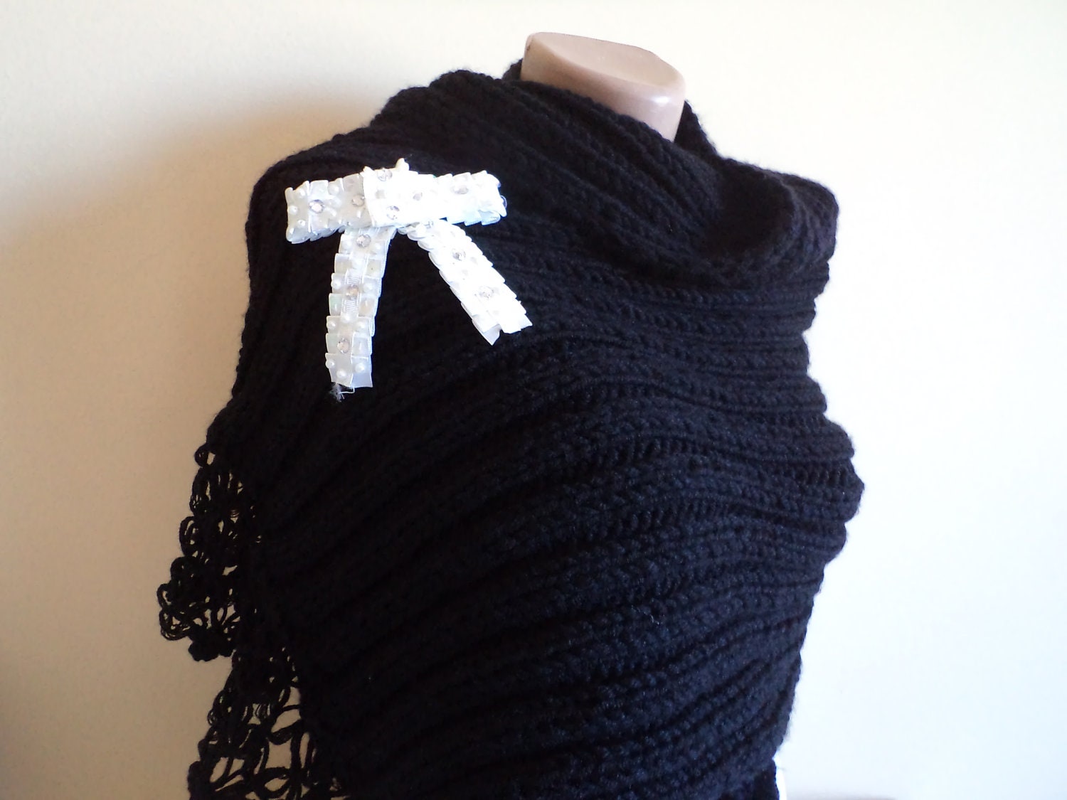 Black knitted Shawl, wool scarf, rectangle Shawl, scarf, cowl, shawl, Stole, pin-up with bow brooch, Holiday gifts, handmade gifts.